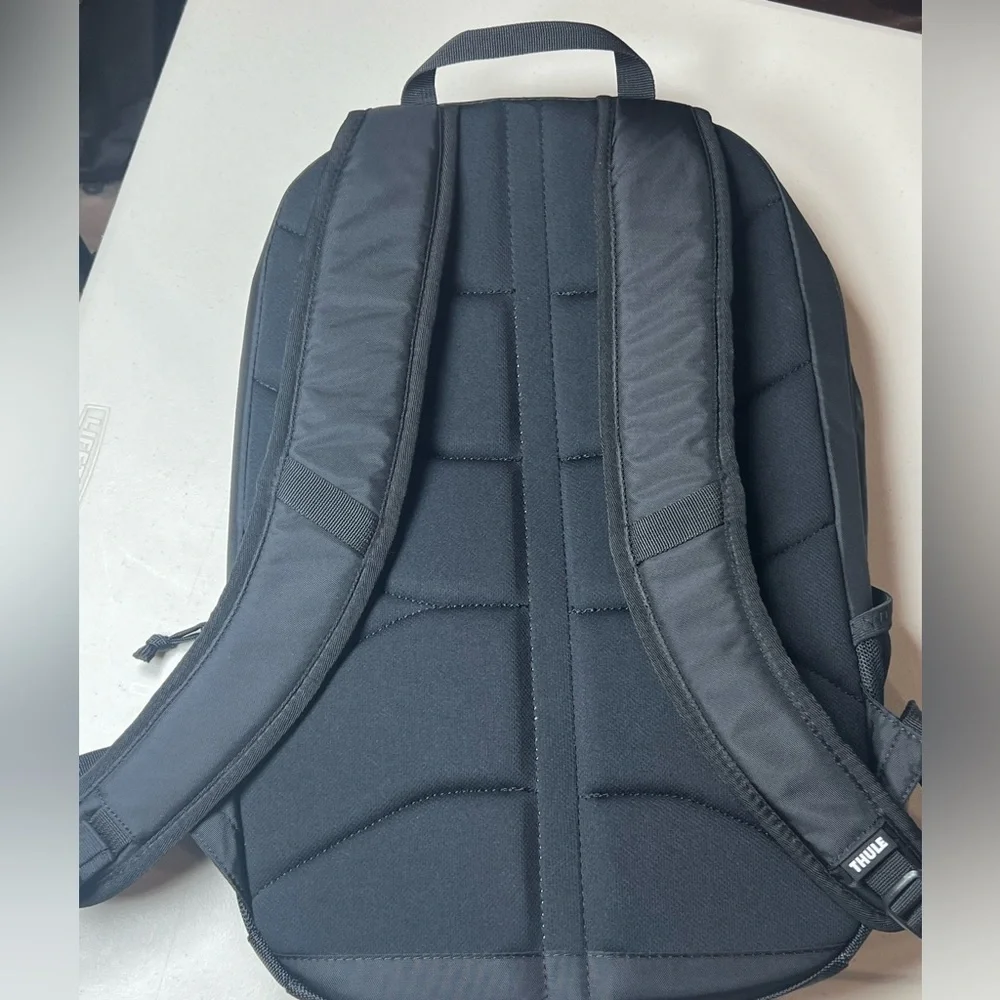 NWT THULE Achiever 15” Laptop 24L Backpack Bag Men Unisex